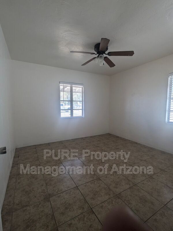 Foto del edificio - 259 E Erie St