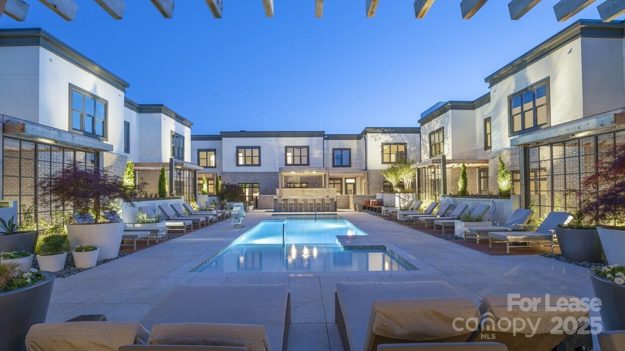 Foto principal - 4401 Barclay Downs Dr