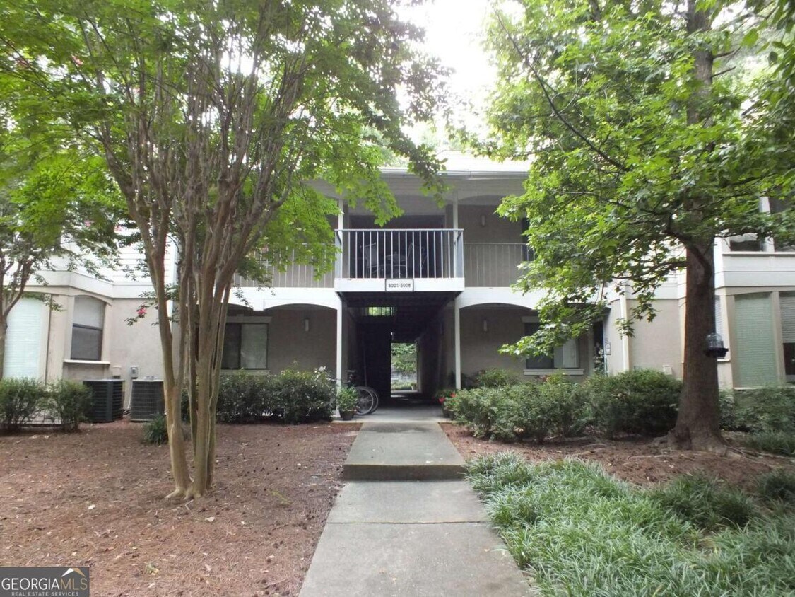Foto principal - 5005 Wingate Way