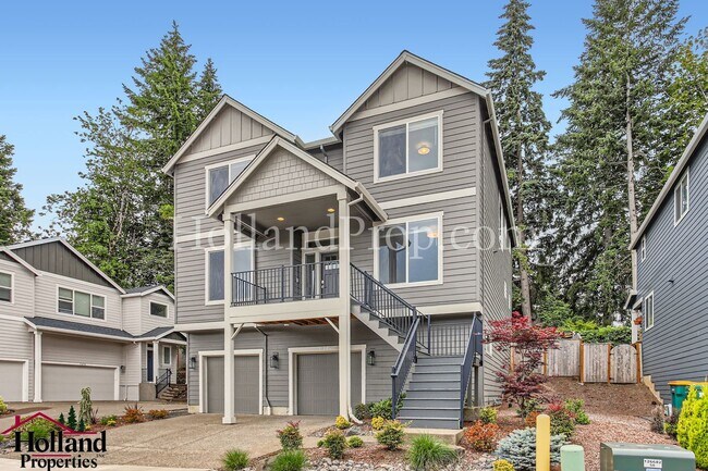 Building Photo - Beautiful 5 bedroom home with Stunning views