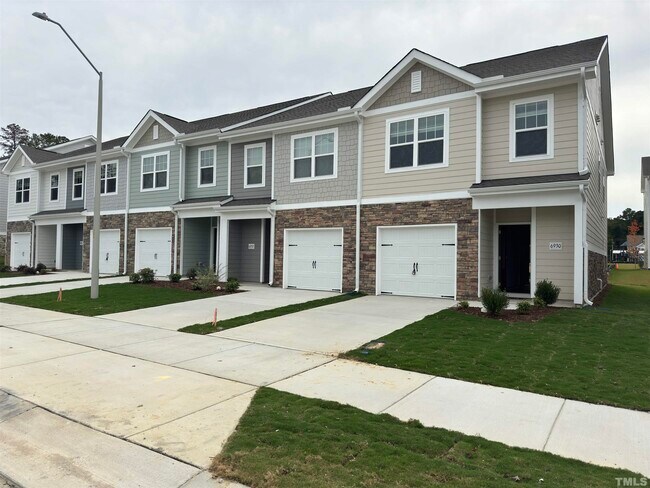 Foto del edificio - 6930 Outfall Point Ln