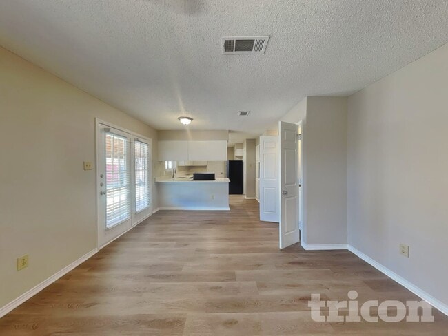 Building Photo - 1110 Orangewood Ln