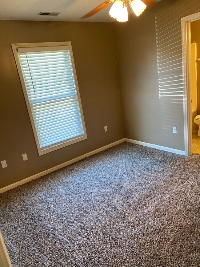 Building Photo - 2508 Woodland Ct