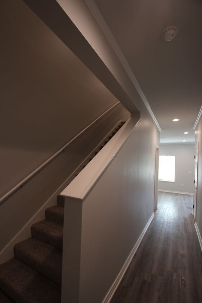 Foto del edificio - Lease Takeover Opportunity Available! 2 Bedroom, 2.5 Bathroom, 1 Car Garage