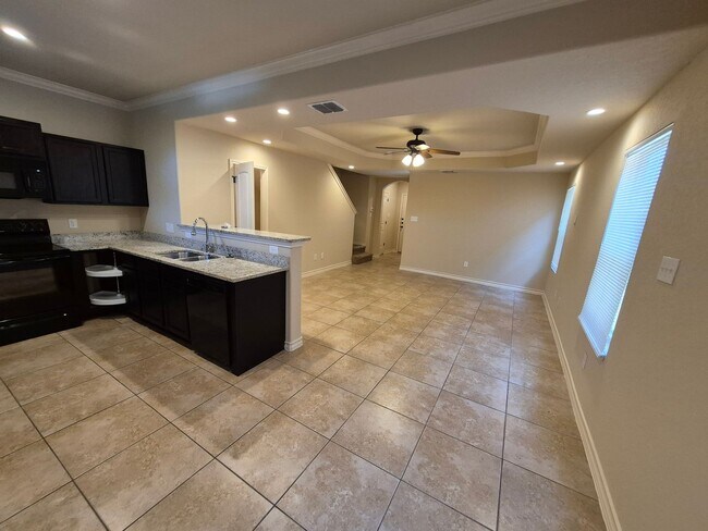 Foto del edificio - 6838 Lakeview Dr.