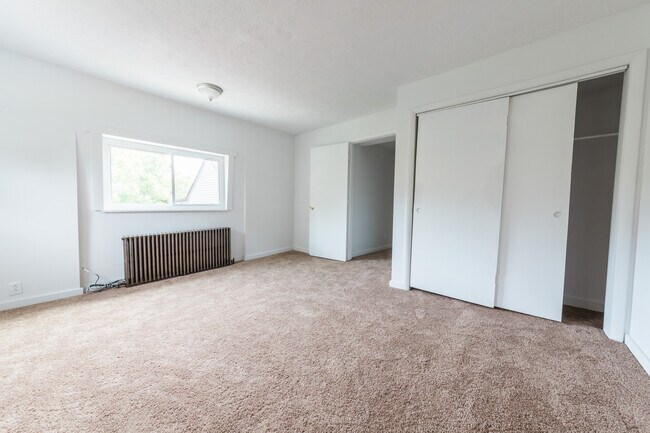 Foto del edificio - AVAILABLE JUNE - Gorgeous 5 Bedroom Home N...