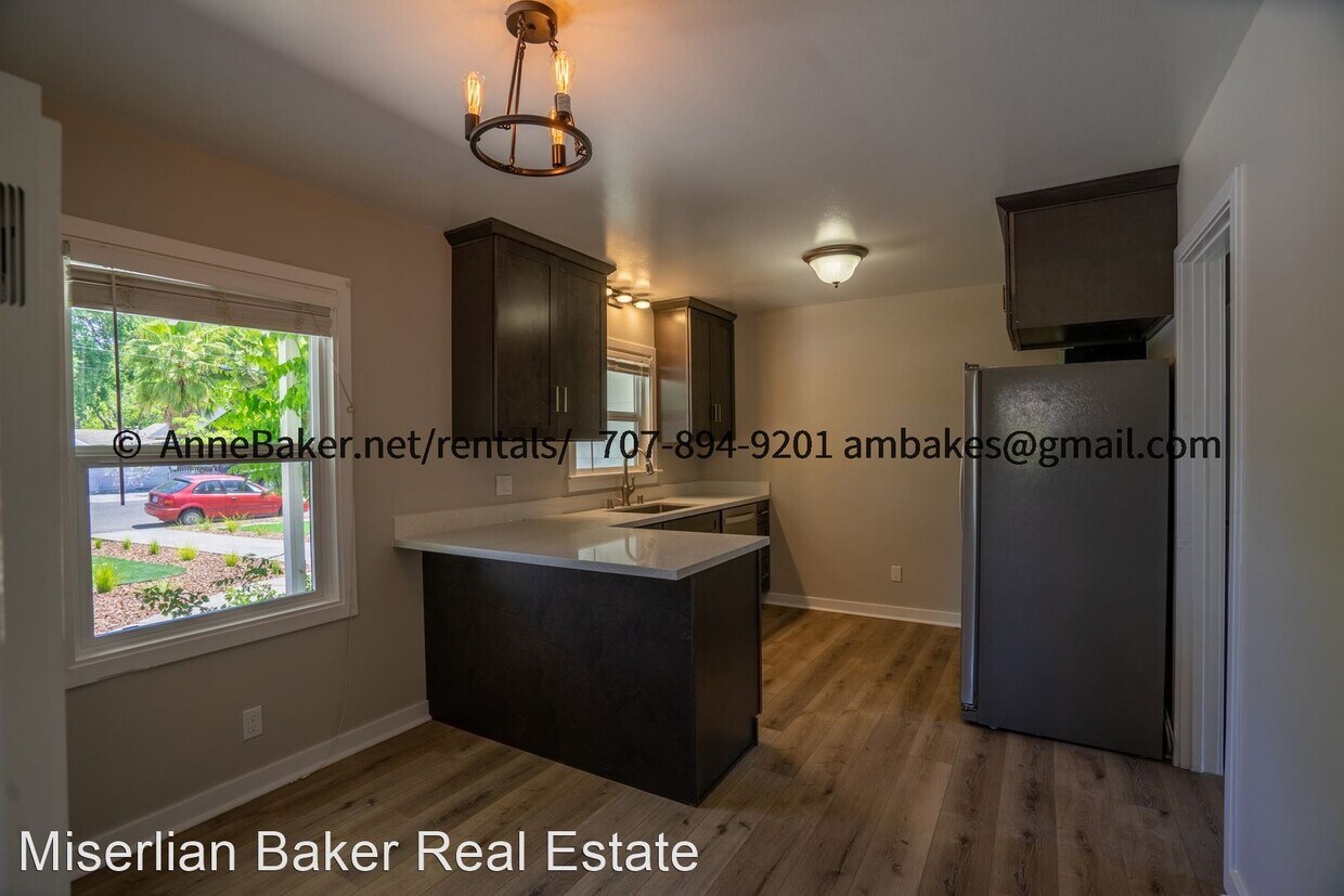 Primary Photo - 2 br, 1 bath House - 211 North Jefferson