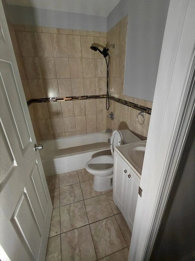 3 Bedrooms at 78 Boylan St #2F, Newark NJ — photo 10