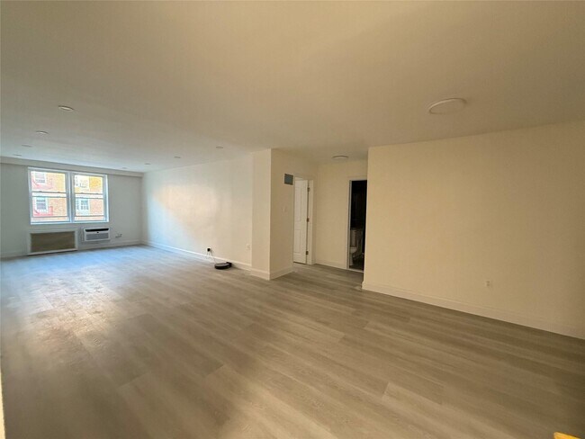 Foto del edificio - 140-65 Beech Ave