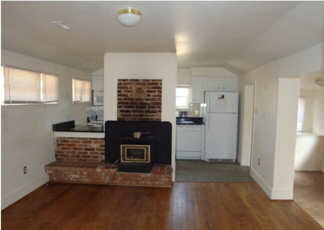 Foto del edificio - 4013 Graceland Ln