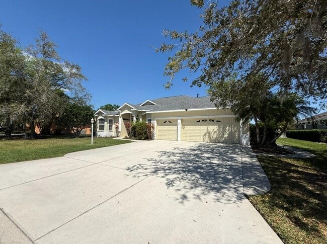 Foto del edificio - 6331 YELLOW WOOD Pl