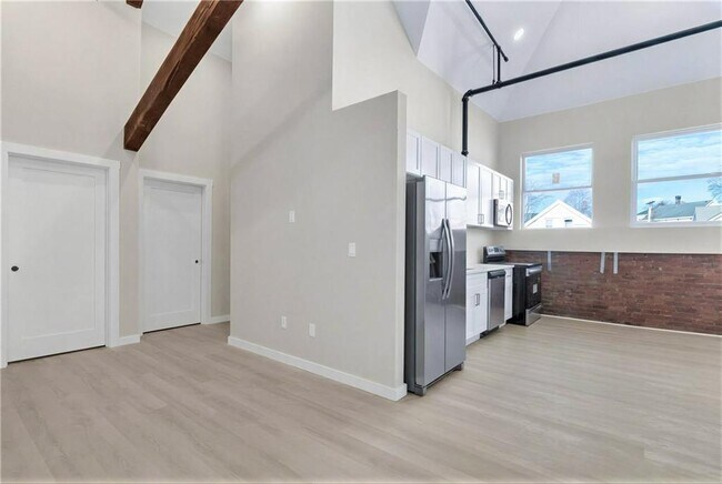 Foto del edificio - 72 Kendrick Ave