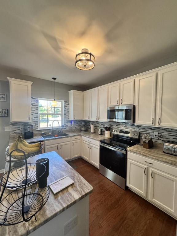 Foto del edificio - 5700 Hogan Bridge Dr