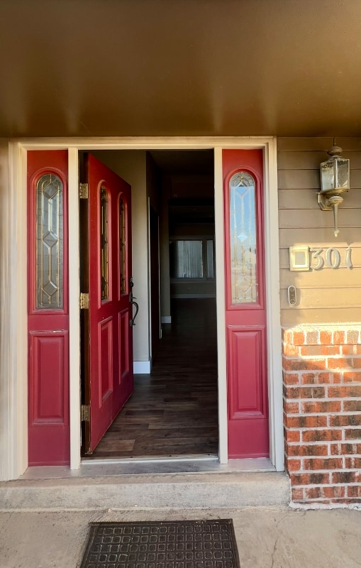 Primary Photo - 301 W Mangrum Dr