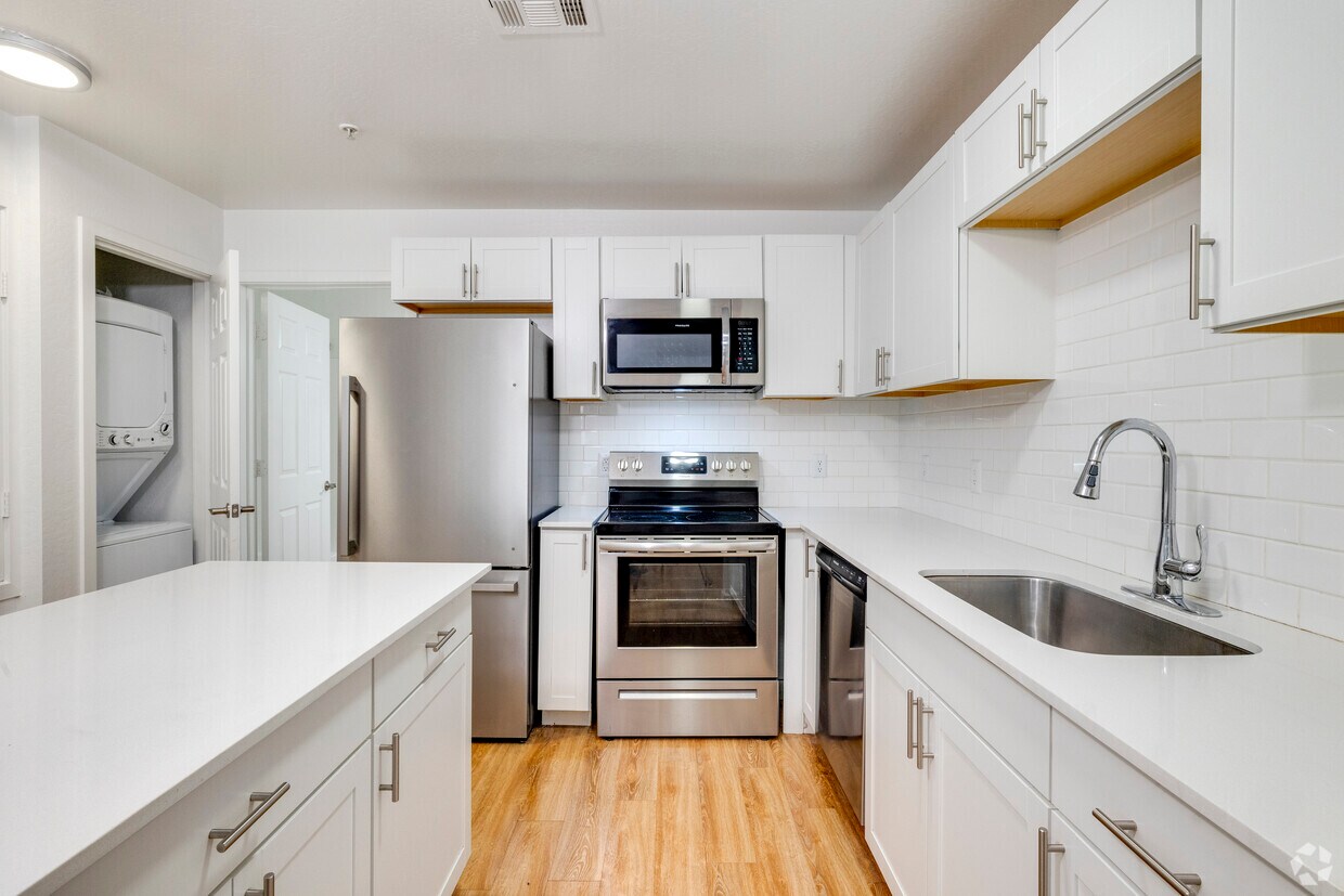 La Estrella Vista Apartments in Phoenix, AZ