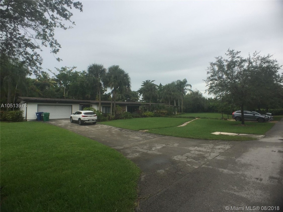 Primary Photo - 11035 Killian Park Rd