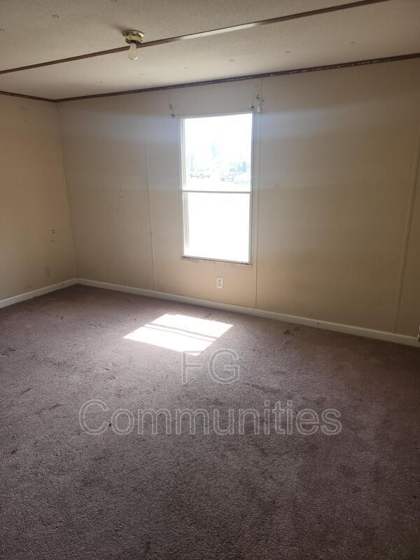 Building Photo - 1003 Crystal Blvd