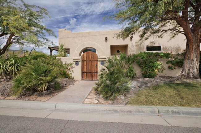 Building Photo - 53740 Avenida Navarro
