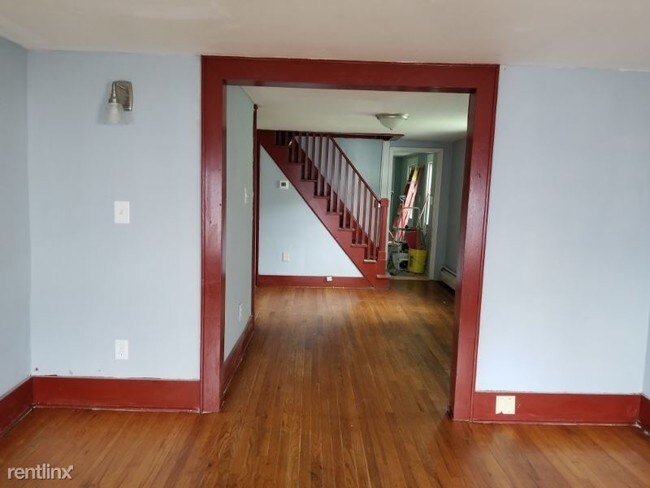 Foto del edificio - 3 br, 1 bath Townhome - 23 Benjamin St