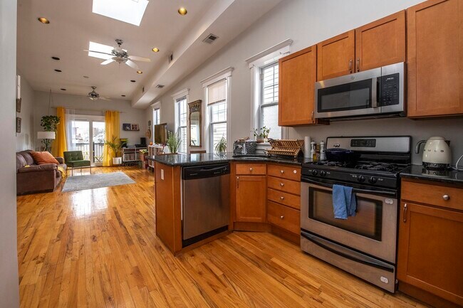 Foto del edificio - 152 Highland Ave
