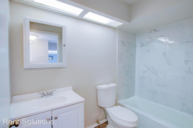 Building Photo - 2 br, 2 bath House - 1106 Country Club Lane