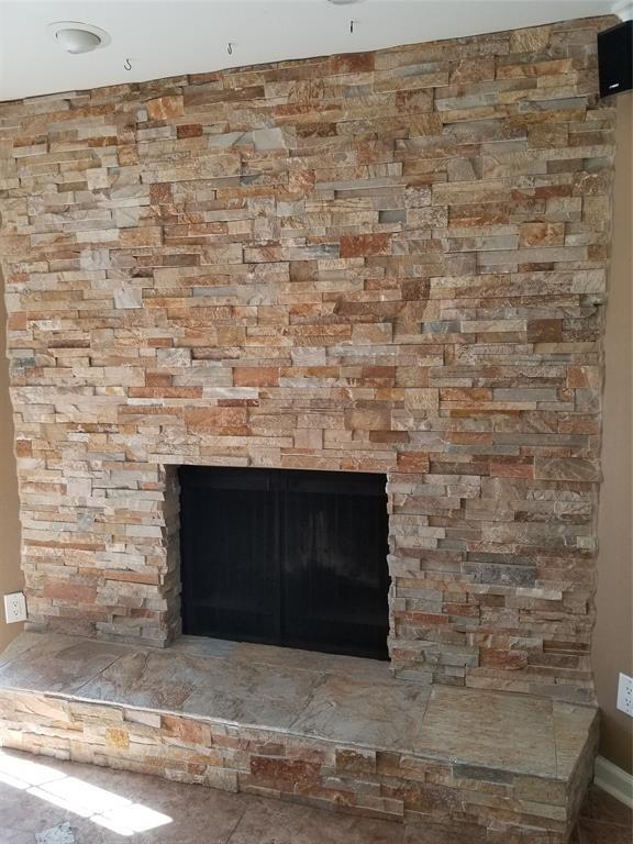 Building Photo - 10320 Longmont Dr