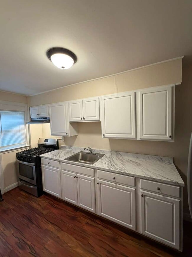 Building Photo - 4408 Eldone Rd