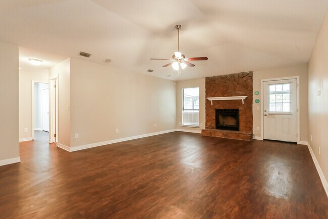 Building Photo - 8468 Hamden Rd