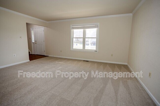 Building Photo - 8768 Tomislav St