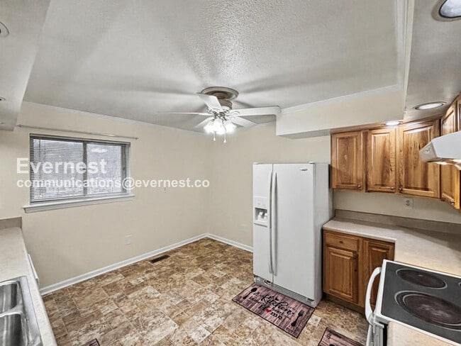 Building Photo - 159 Colony Cir