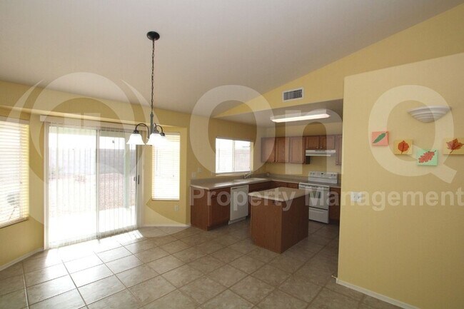 Building Photo - 1329 E Autumn Sage Trail