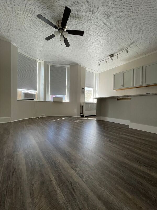 Foto del edificio - 2629 N Charles St