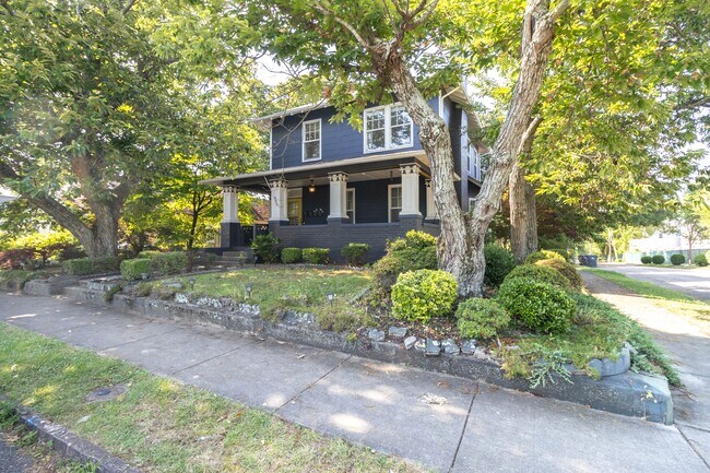 Foto del edificio - 602 Caswell Ave