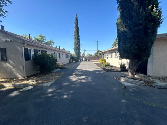 Foto del edificio - 683 - 695 Vermont Avenue, Turlock CA 95380
