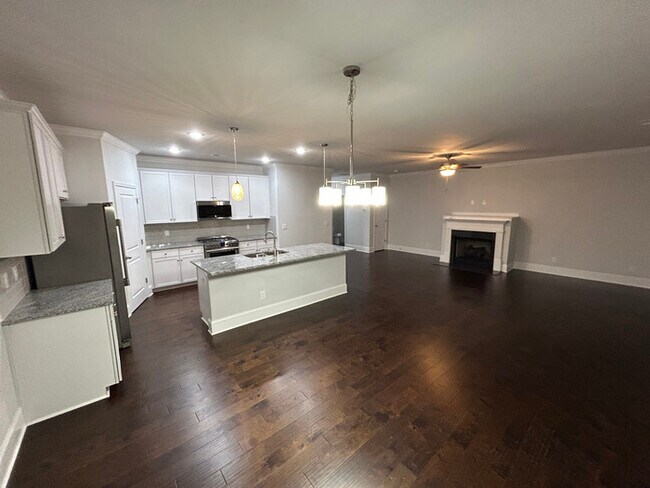 Building Photo - 6031 Villa Ford Ln