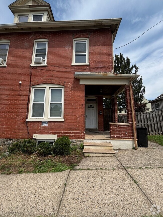 Building Photo - 507 Parsons St