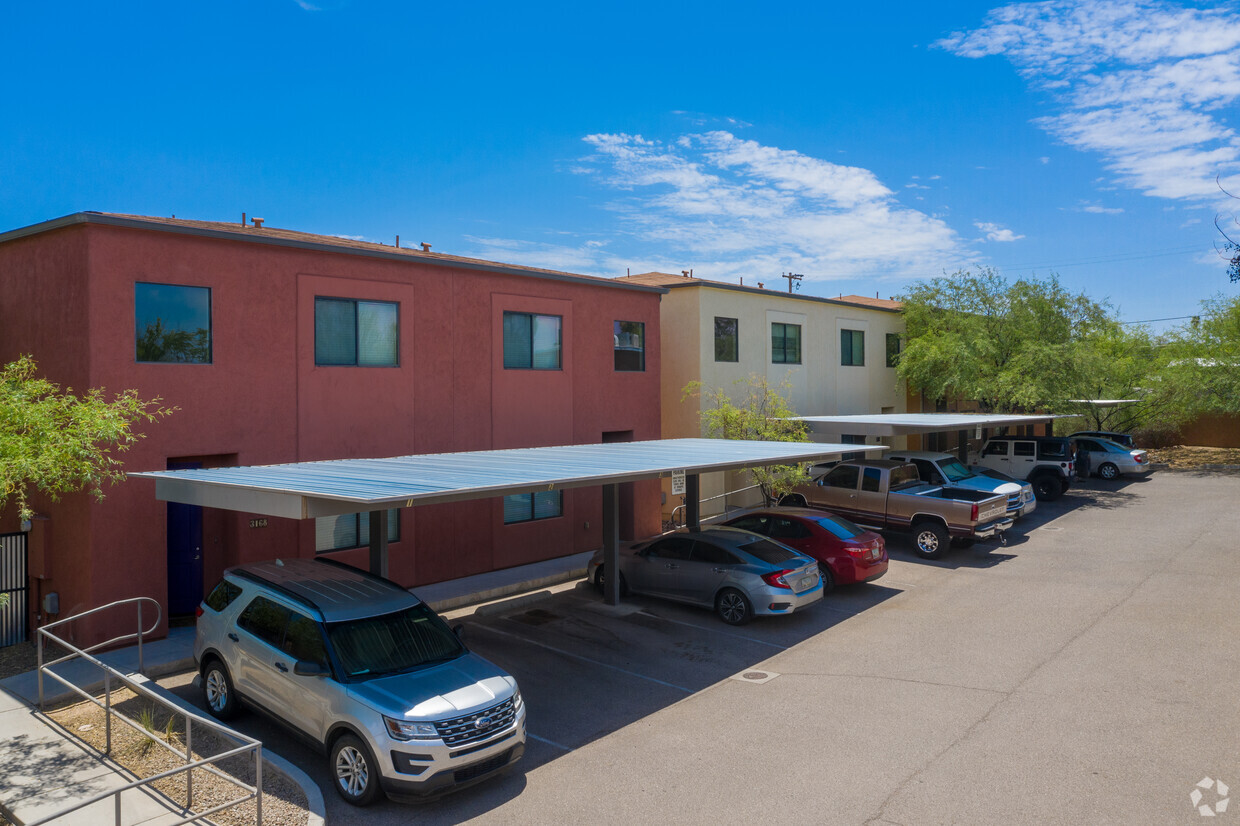 Primary Photo - Casa Belleza Townhomes