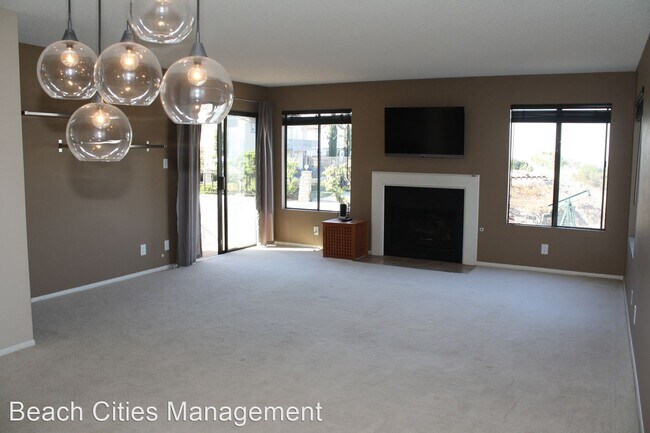 Building Photo - 2 br, 2 bath House - 2600 E. Panorama Driv...