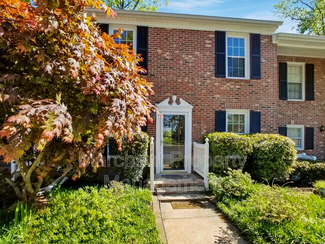 Building Photo - 106 E Bay Ct
