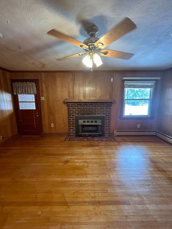 Building Photo - 7416 Barnette Ave