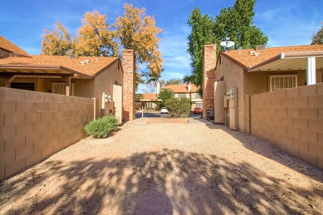 Foto del edificio - 8111 W Wacker Rd