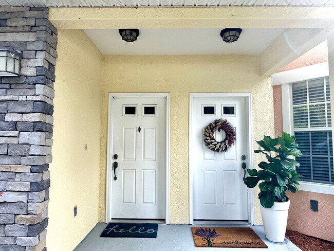 Foto del edificio - MUST SEE!! 3 bed/2 Bath Town Home! Close to Everything!