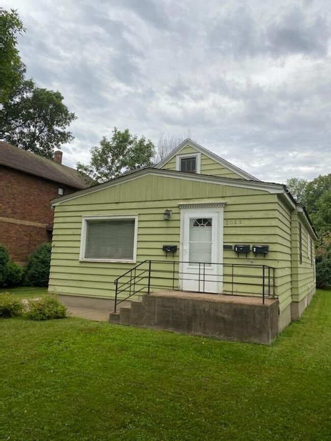 Building Photo - 2023 Hibbing