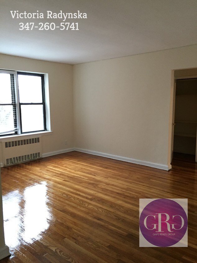 Foto principal - 1293 E 5th St