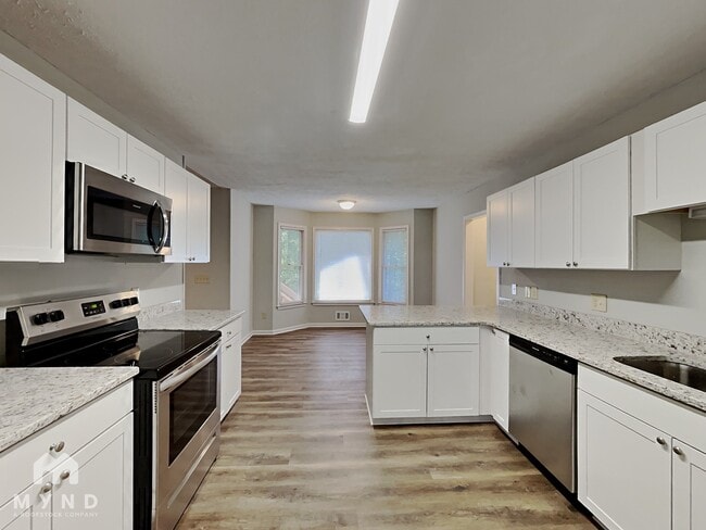 Building Photo - 1186 Bayridge Dr