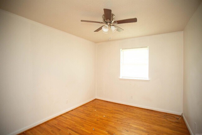 Building Photo - 5805 Hopson Dr