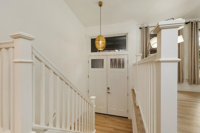 Foto del edificio - Newly Renovated Bothell Home Sitting on 1 Acre of Land!