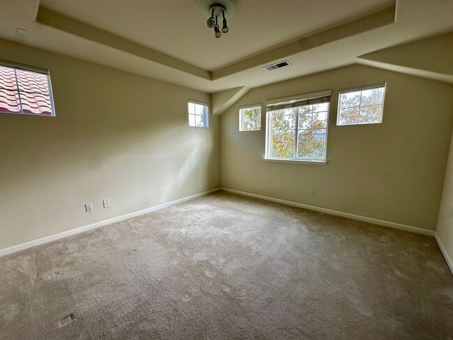 Building Photo - STYLISH SPACES FACING A GREENBELT DETACHED HOME | BLOCKS FROM EVERYTHING