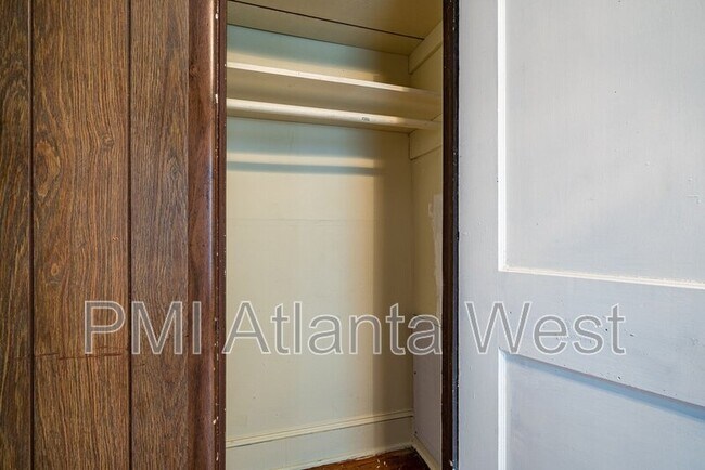 Building Photo - 2990 Jonquil Dr