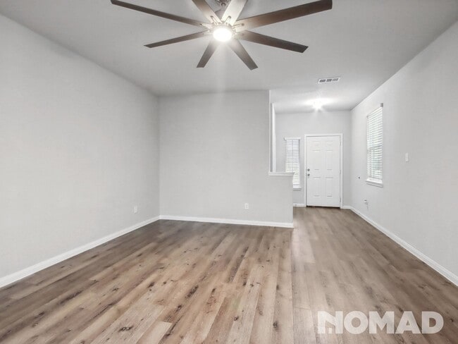 Building Photo - 4 Bedroom Single Family Home in Porter